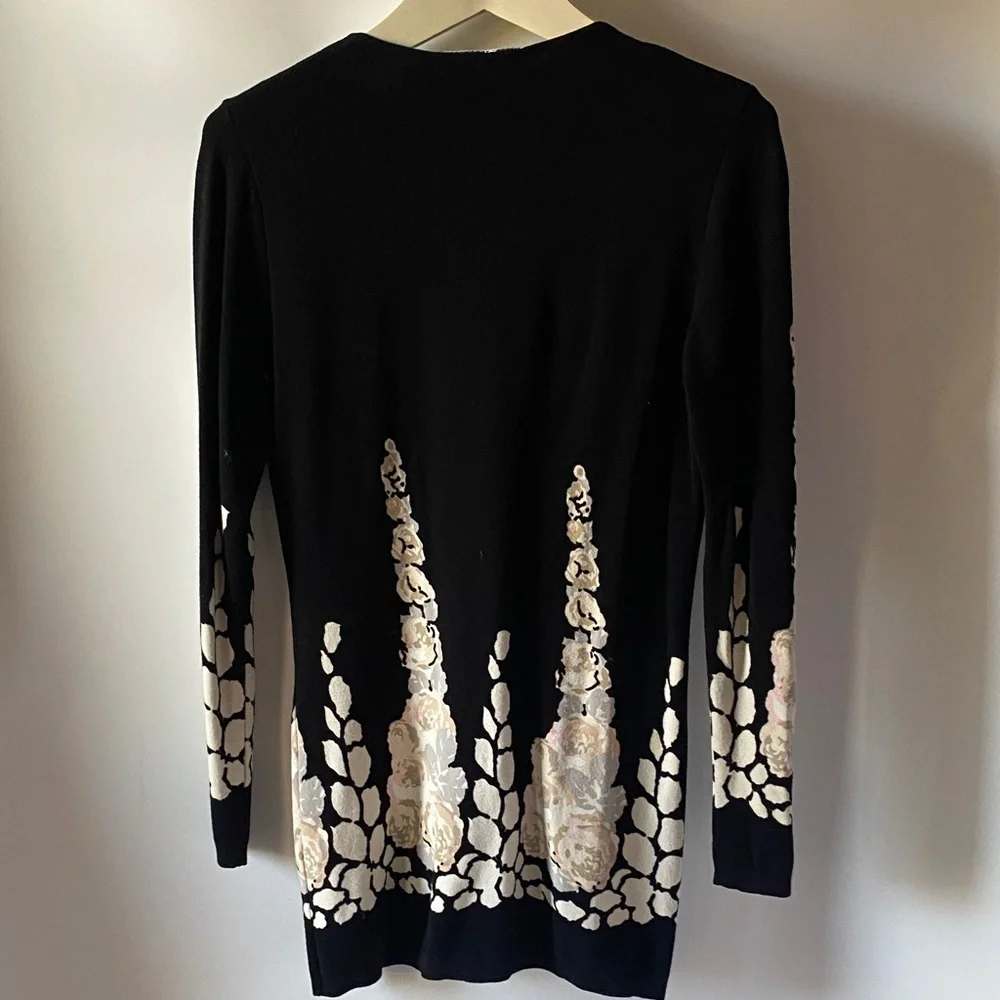 Blumarine Black & Cream Floral Button-Front Cardigan – Made in Italy - Picture 8 of 8